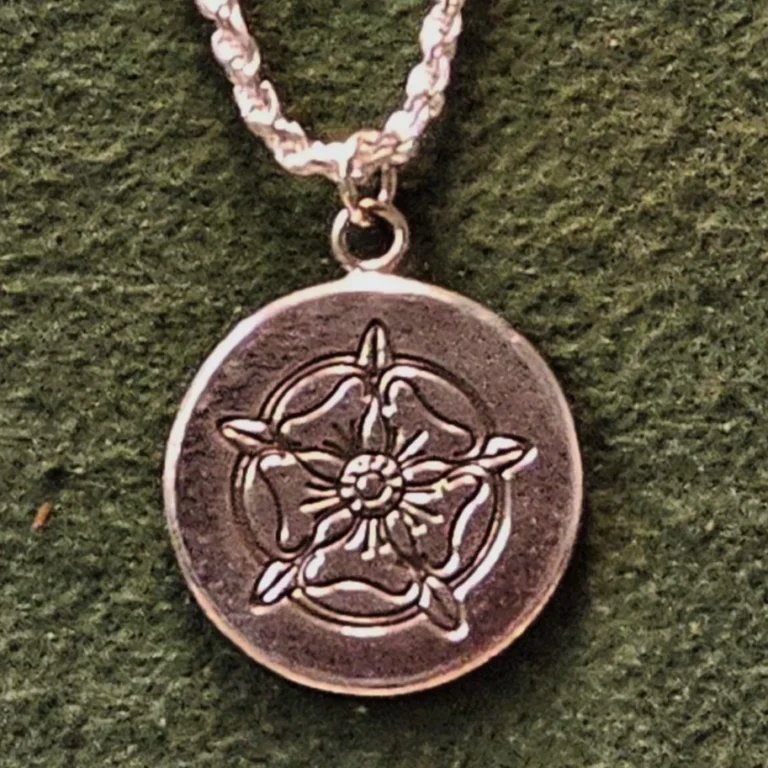 Heraldric Rose Medallion