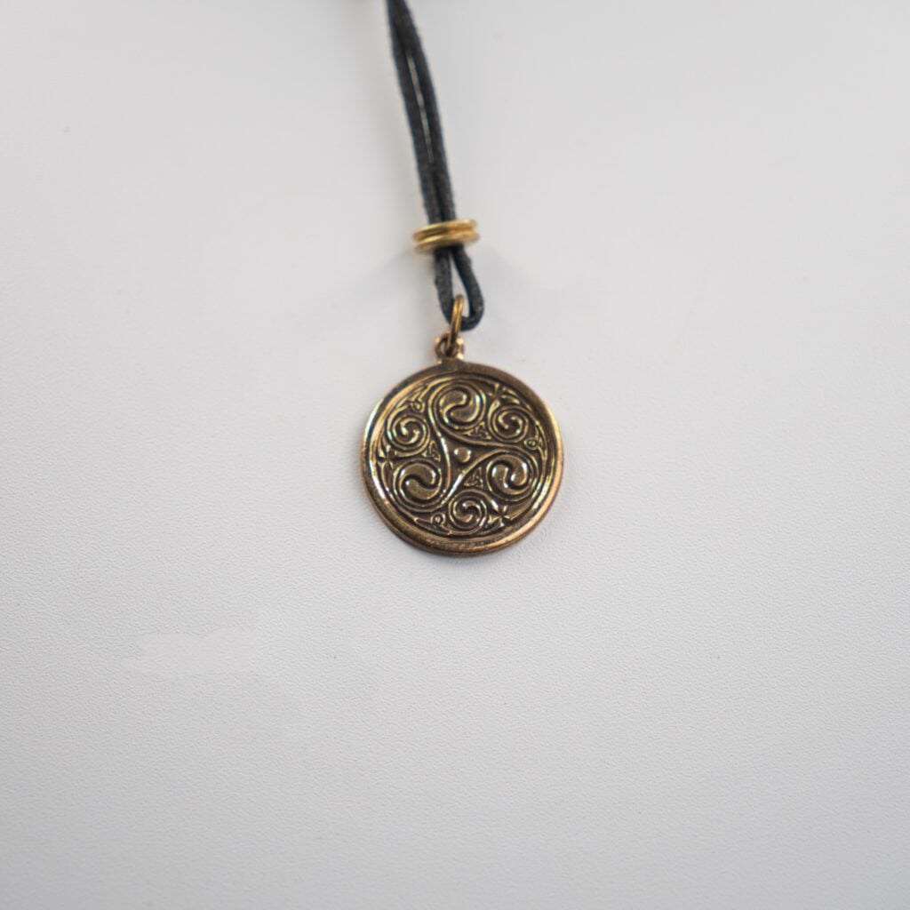 Triskelion in Bronze